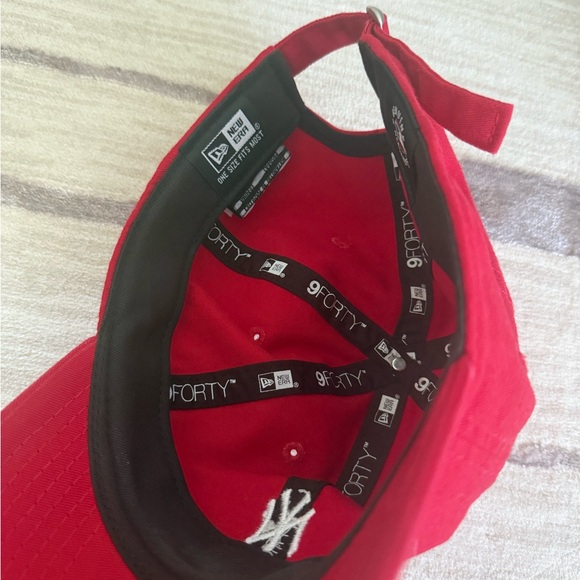 New Era 9FORTY Red Cap with White Logo - Picture 3 of 5